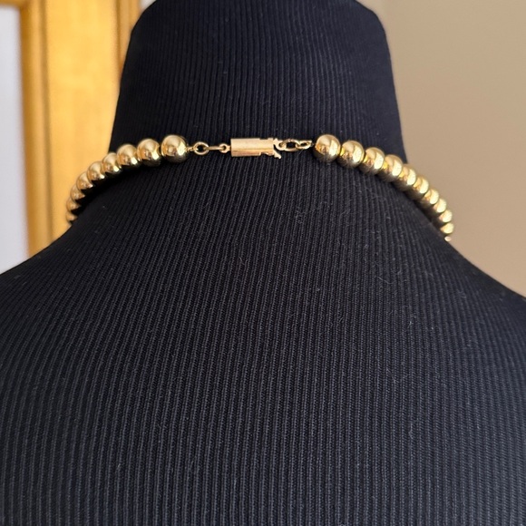 Vintage Graduated Bead Gold tone Necklace - Picture 3 of 8